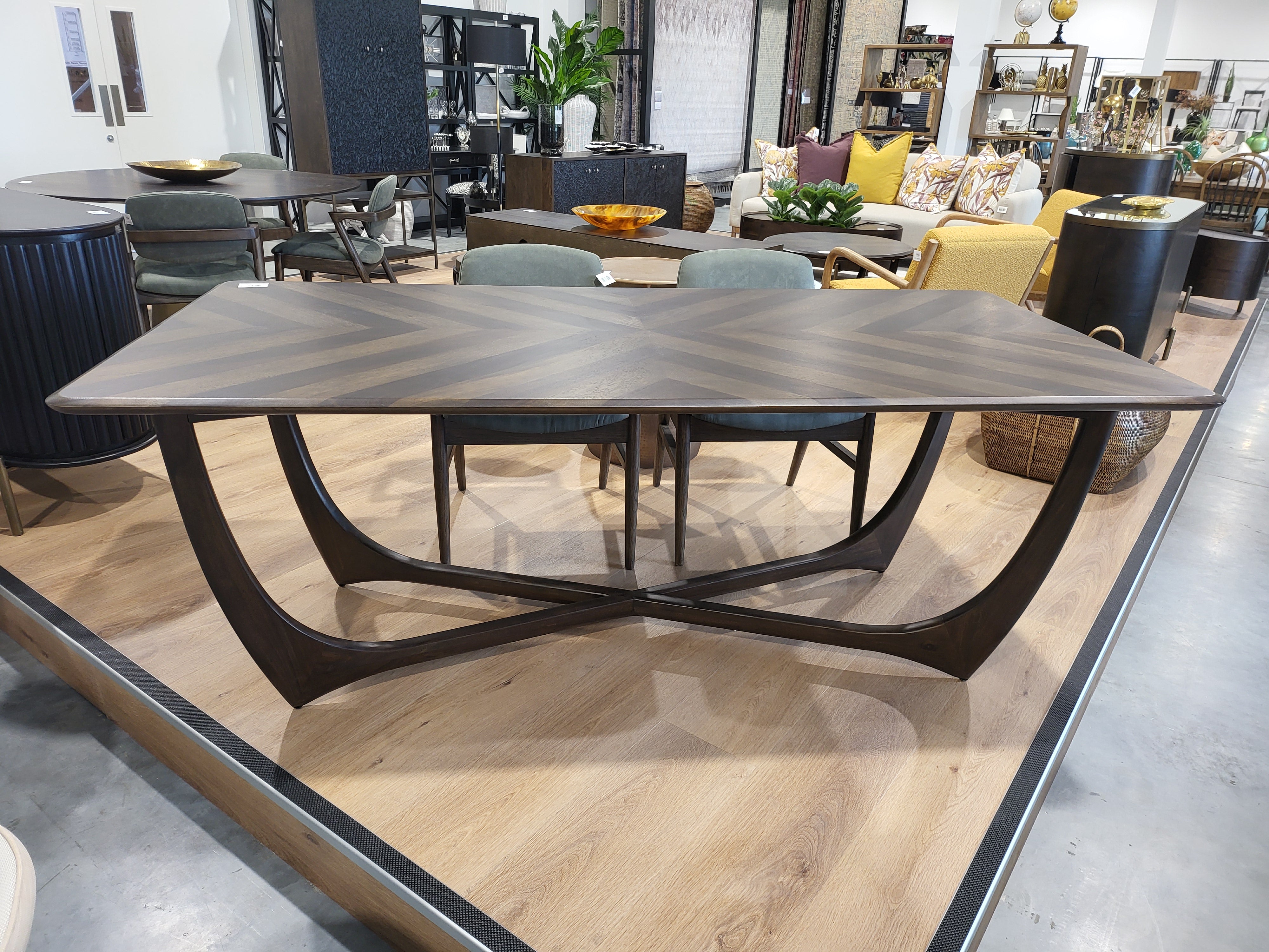 Valencia Dining Table - 2000