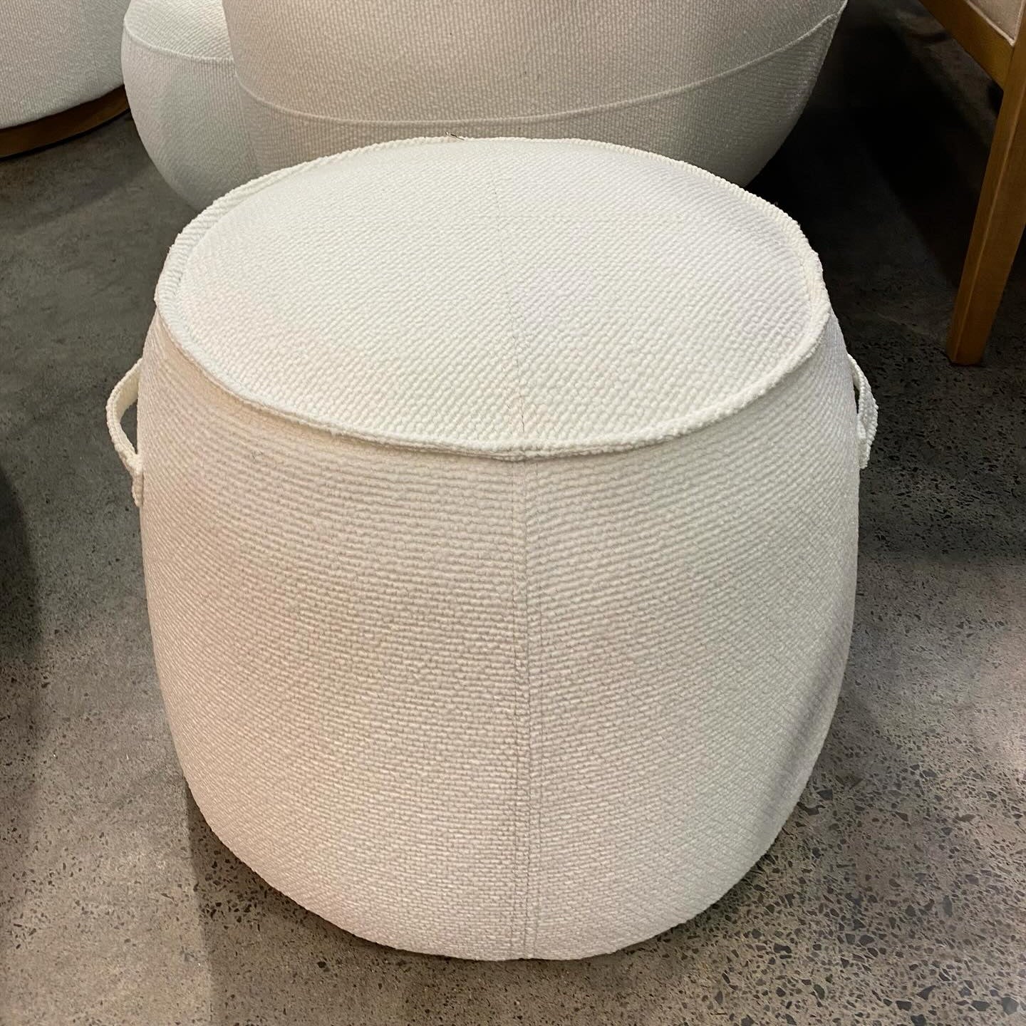 Capri Pouf / Stool - lvory