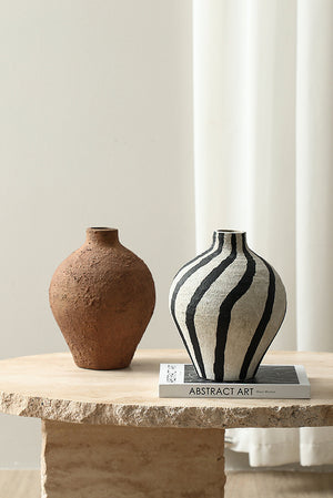 Belly Bottle Vase Black/Cream