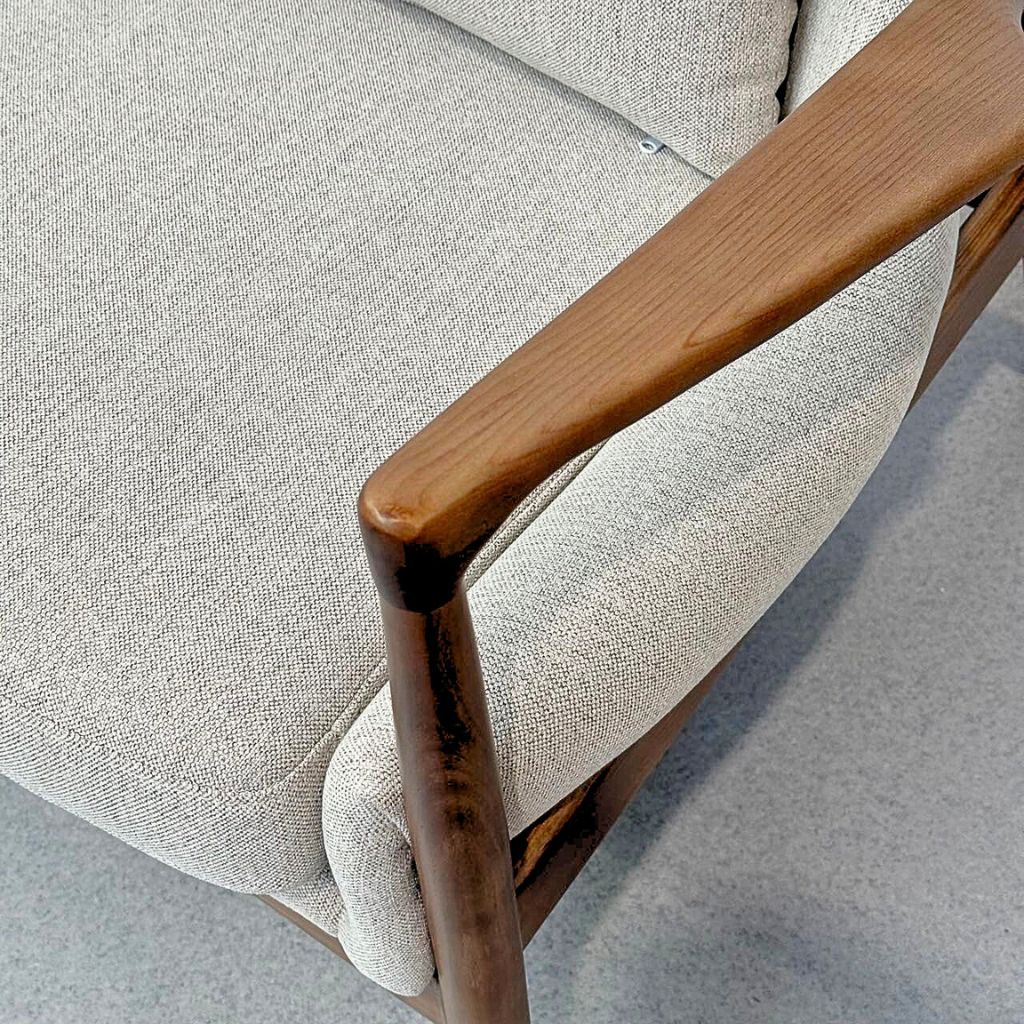 Ib Kofod-Larsen Seal Lounge Chair - Linen