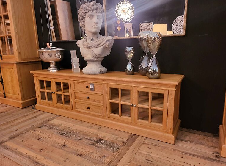 Oak Entertainment Unit - 4 Doors & 3 Drawers