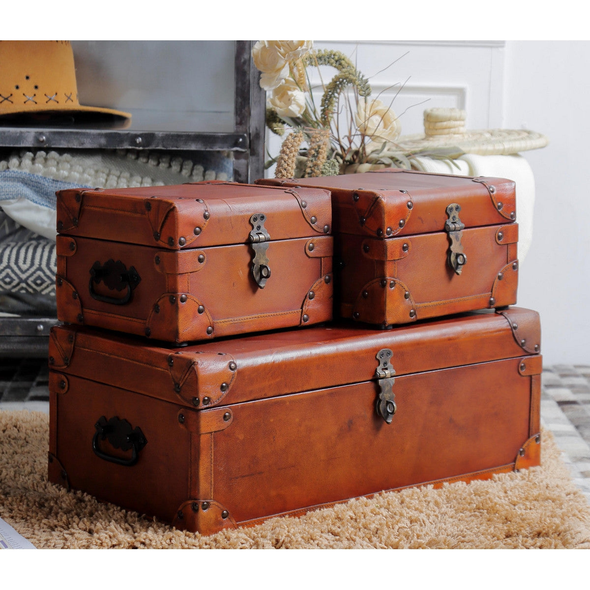 Vintage Leather Trunk Set/3