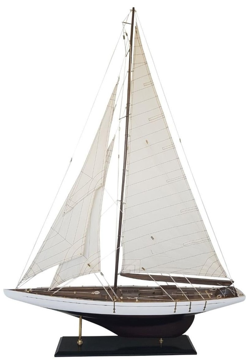 Model Sailing Yacht - Large